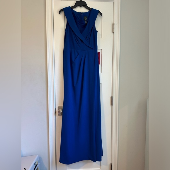 ADRIANNA PAPELL Draped Collared Gown - Picture 2 of 3